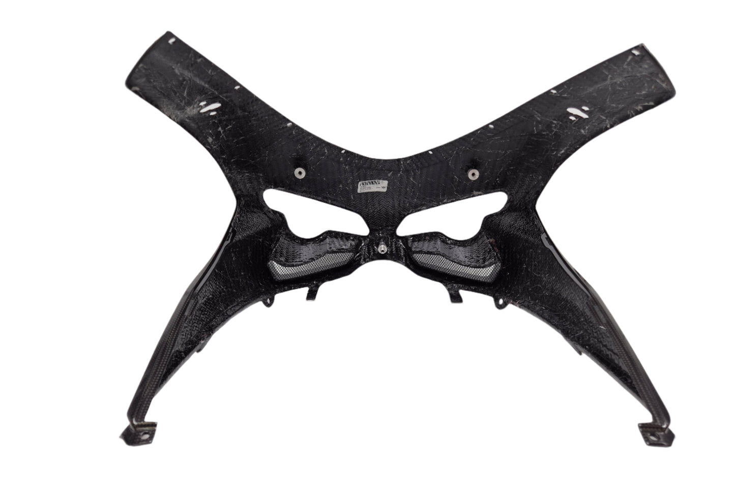 Achteraanzicht van de FullSix Carbon Headlight Fairing Strada, los gepresenteerd – toont de volledige vormgeving, bevestigingspunten en carbonstructuur in één duidelijk beeld.