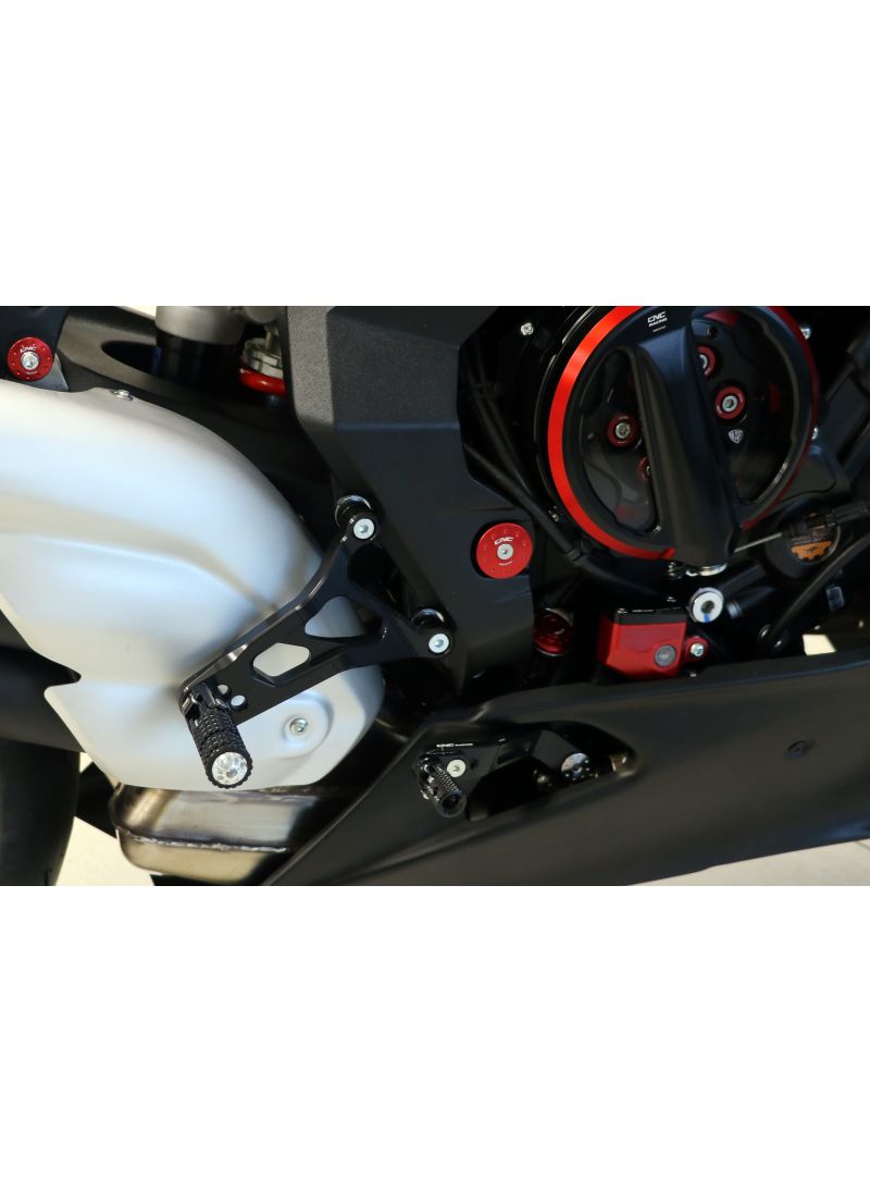 Adjustable rearset for MV Agusta Superveloce 800 and F3