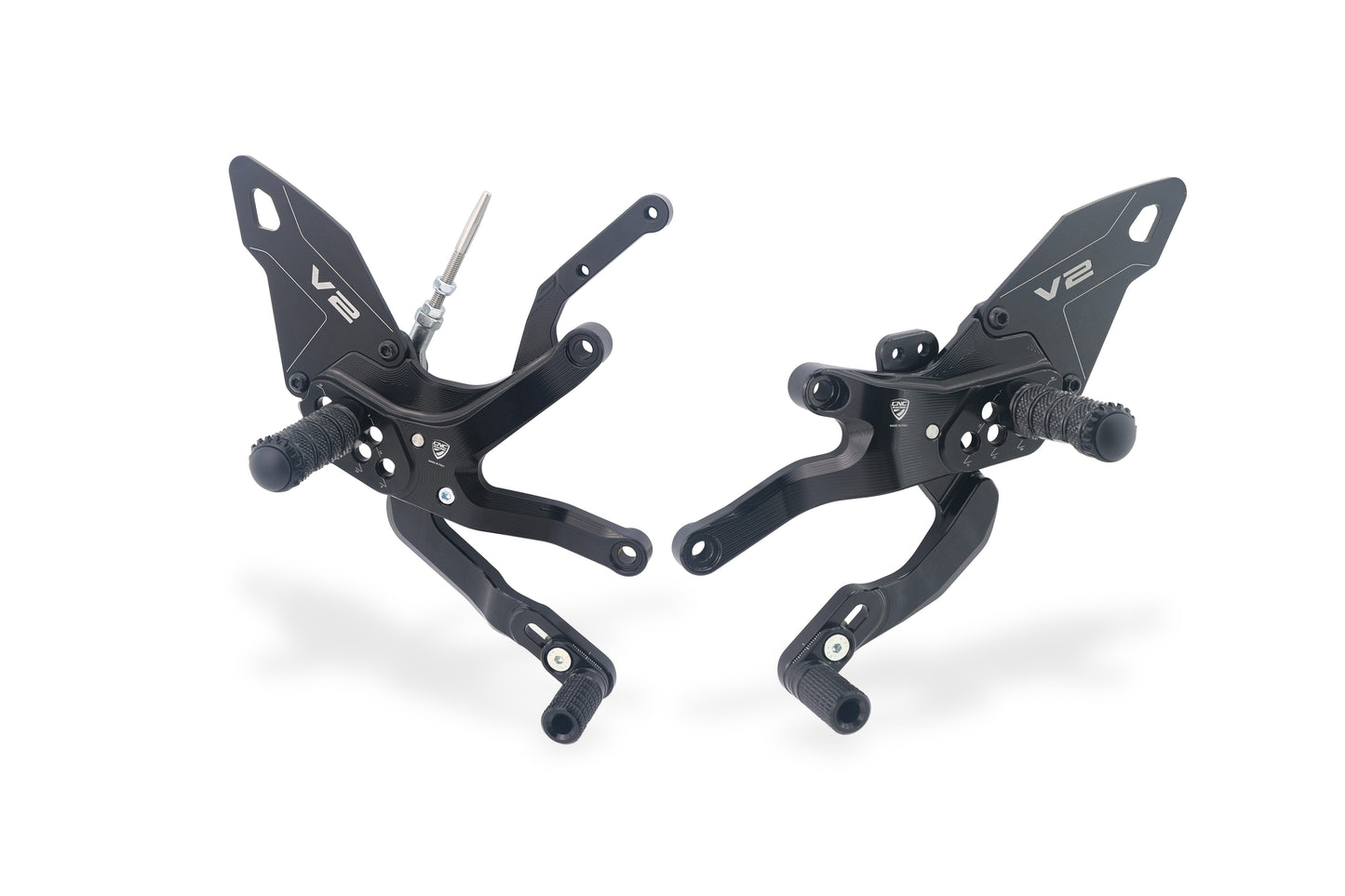 CNC Racing PE418B remschakelset – set links en rechts – volledig zwart anodiseerd aluminium – Ducati Panigale V2/V2S (2025+).