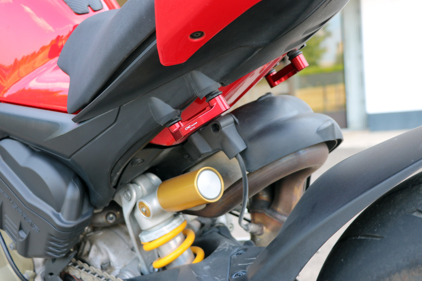Éliminateurs de crochet / repose-pieds à bagages Ducati Panigale V4 (2025+)