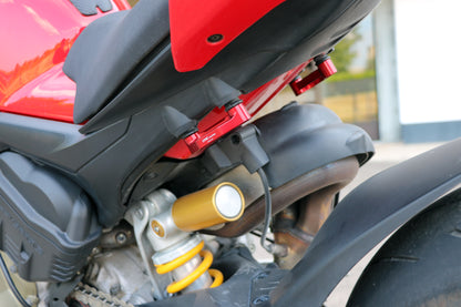 Éliminateurs de crochet / repose-pieds à bagages Ducati Panigale V4 (2025+)