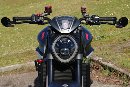 Voordeelpakket bar-end spiegels en hendelbeschermers - Pramac Racing Limited Edition Yamaha XSR900 (2016-2021) pakket afgebeeld voorzijde