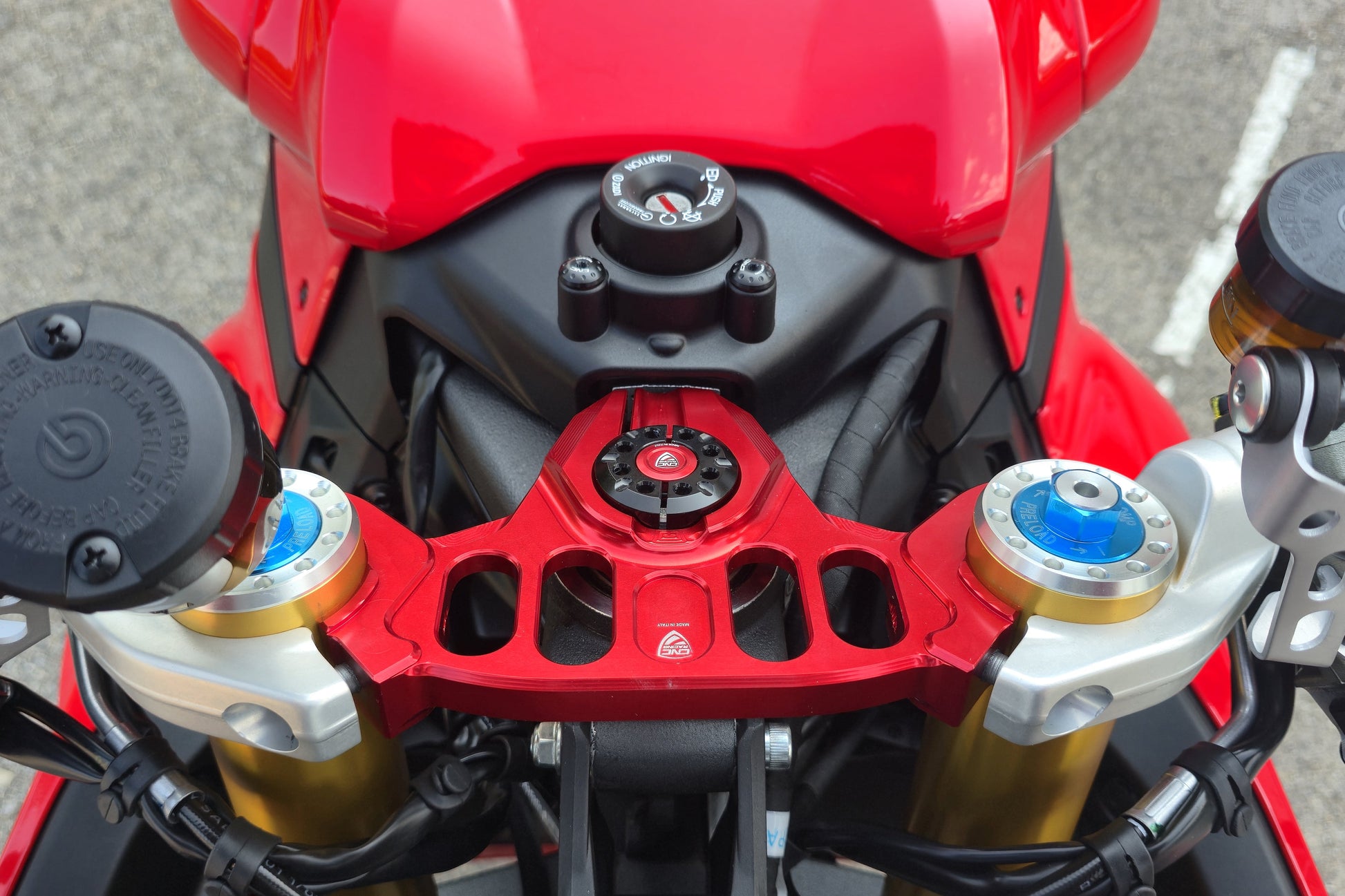 Bovenste Kroonplaatmoer CNC Racing – Ducati Panigale V2S FB63 (2026)