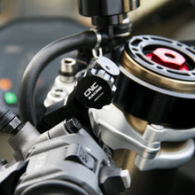 Remote Adjuster voor CNC Racing 'Race' remhendel Ducati Multistrada 1100 (2007-2009) gemonteerd op de linker clipon