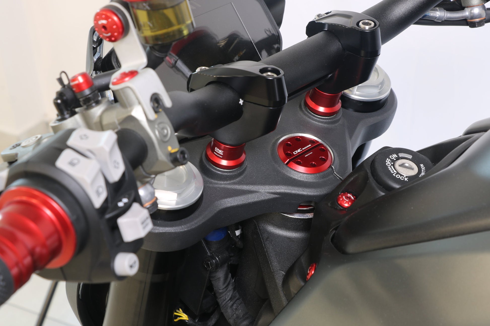 Stuurverhogers 20mm voor originele risers - Ducati Monster V2 (2026+)