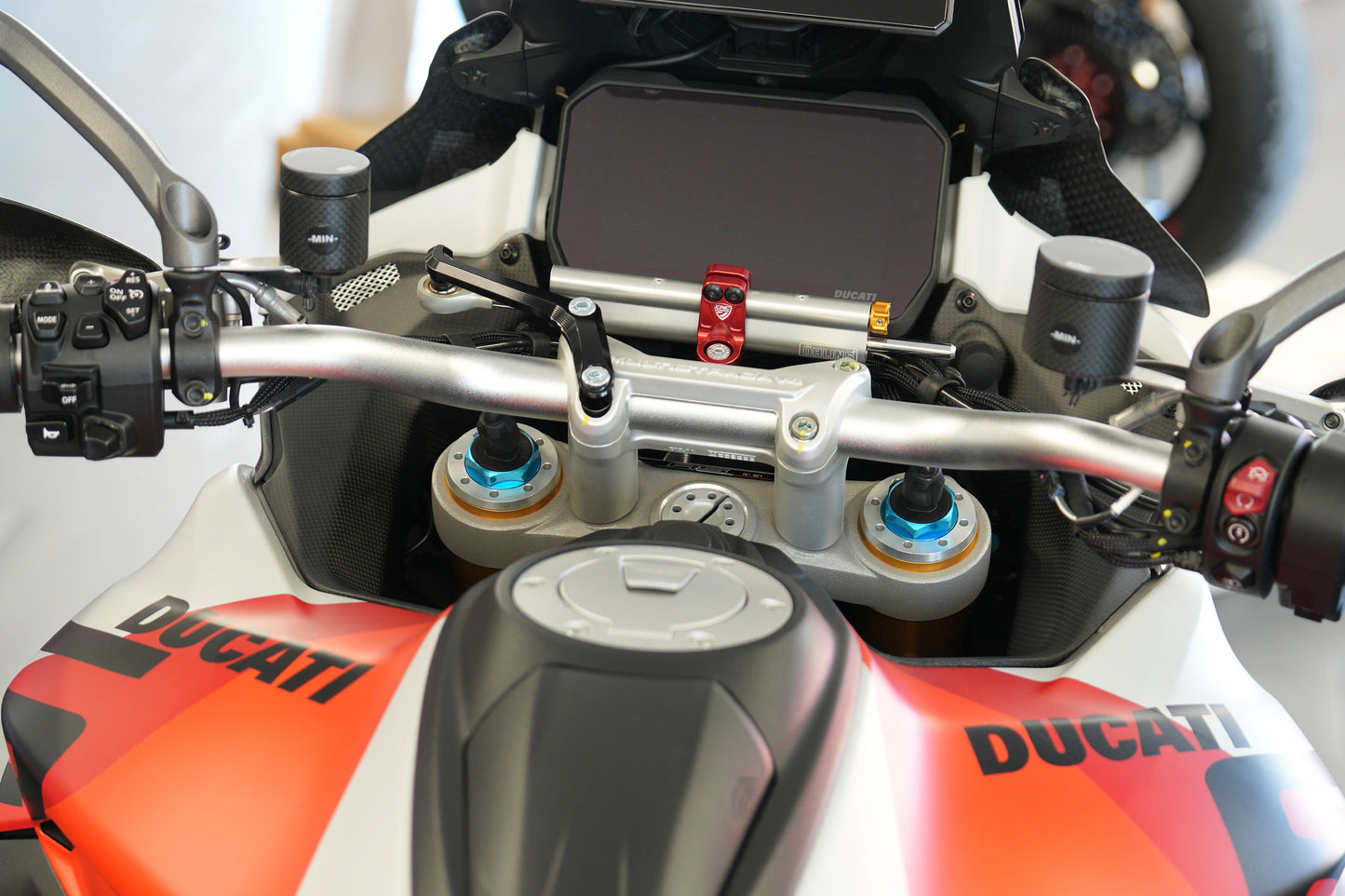 Kit d'installation de l'amortisseur de direction pour Ducati Multistrada V4 RS 2024+