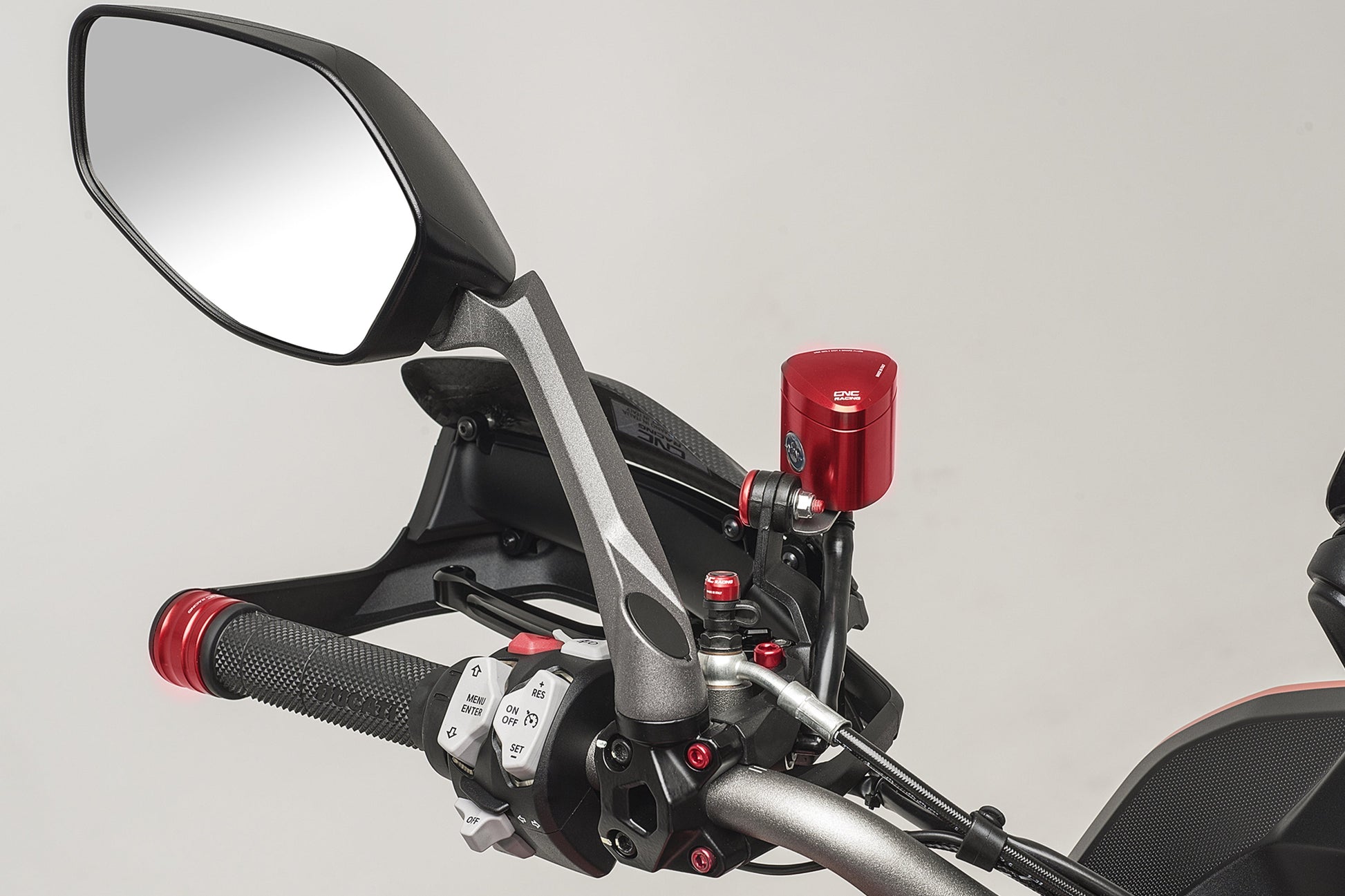 Rem-Koppelingsvloeistof Reservoir 12ml - Rebel MV Agusta Rush 2020+ Rood gemonteerd op Multistrada 