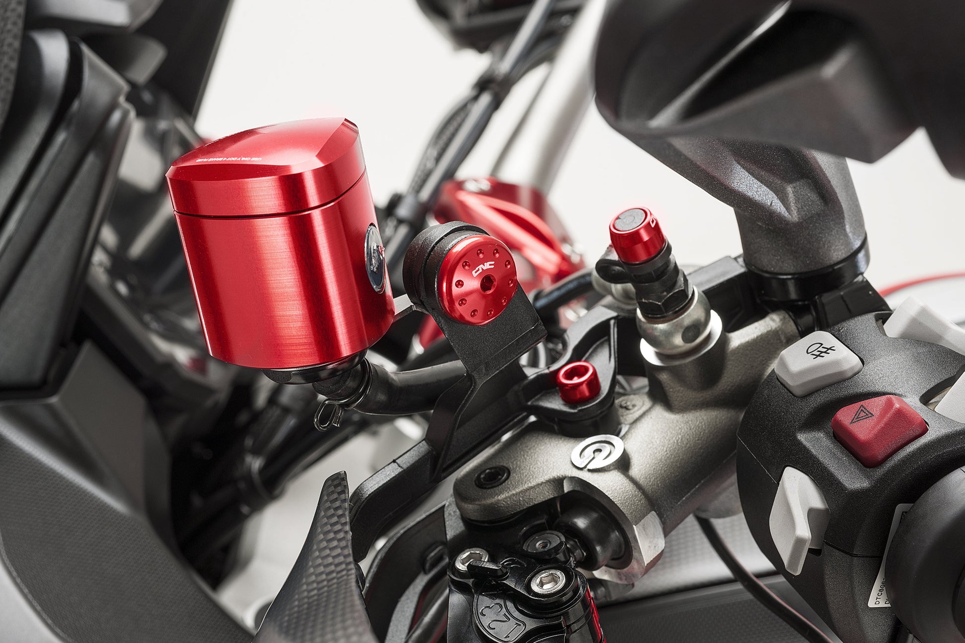 Rem-Koppelingsvloeistof Reservoir 12ml - Rebel BMW S 1000 RR Circuit 2017+ Rood gemonteerd met 25ml reservoir