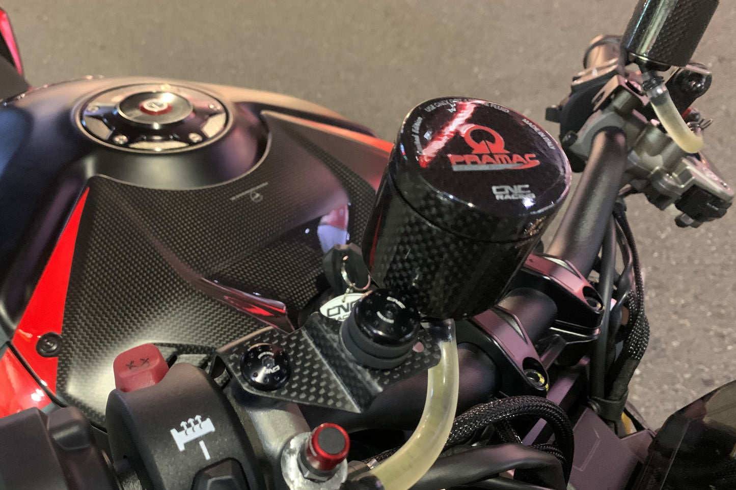 Réservoir de liquide de frein avant 25 ml de carbone - Pramac Racing Limited Edition Ducati Diavel Carbon (2011-2018)