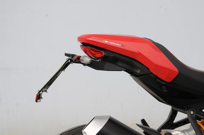 Poste de plaque d'immatriculation «Race» LightEch - L'innovation rencontre l'élégance - Ducati Monster 1200 2017-2021