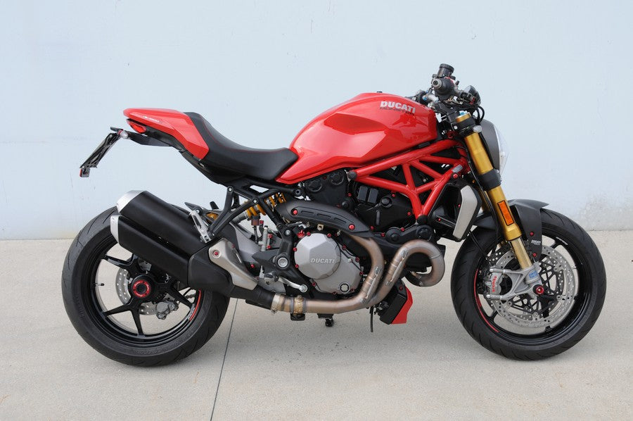 Poste de plaque d'immatriculation «Race» LightEch - L'innovation rencontre l'élégance - Ducati Monster 1200 2017-2021
