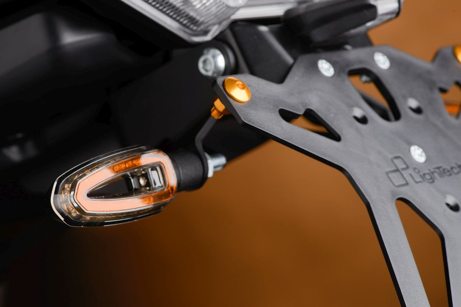 Le support de plaque d'immatriculation «Race» LightEch Kit Innovation rencontre l'élégance-yamaha MT-09 2013-2016