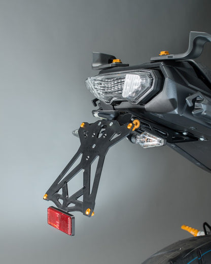 Le support de plaque d'immatriculation «Race» LightEch Kit Innovation rencontre l'élégance-yamaha MT-09 Tracer / GT 2015-2017