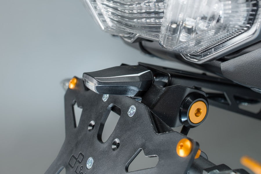 Le support de plaque d'immatriculation «Race» LightEch Kit Innovation rencontre l'élégance-yamaha MT-09 Tracer / GT 2015-2017