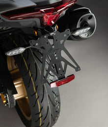 Le support de plaque d'immatriculation «Race» LightEch Kit Innovation rencontre l'élégance-yamaha T-MAX 530/560 2017-2021