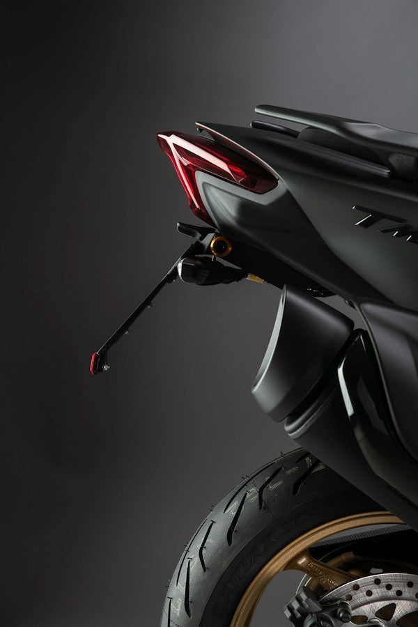 Le support de plaque d'immatriculation «Race» LightEch Kit Innovation rencontre l'élégance-yamaha T-MAX 530/560 2017-2021