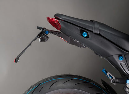 Le support de plaque d'immatriculation «Race» LightEch Kit Innovation rencontre l'élégance-yamaha MT-09 / SP 2021-2023