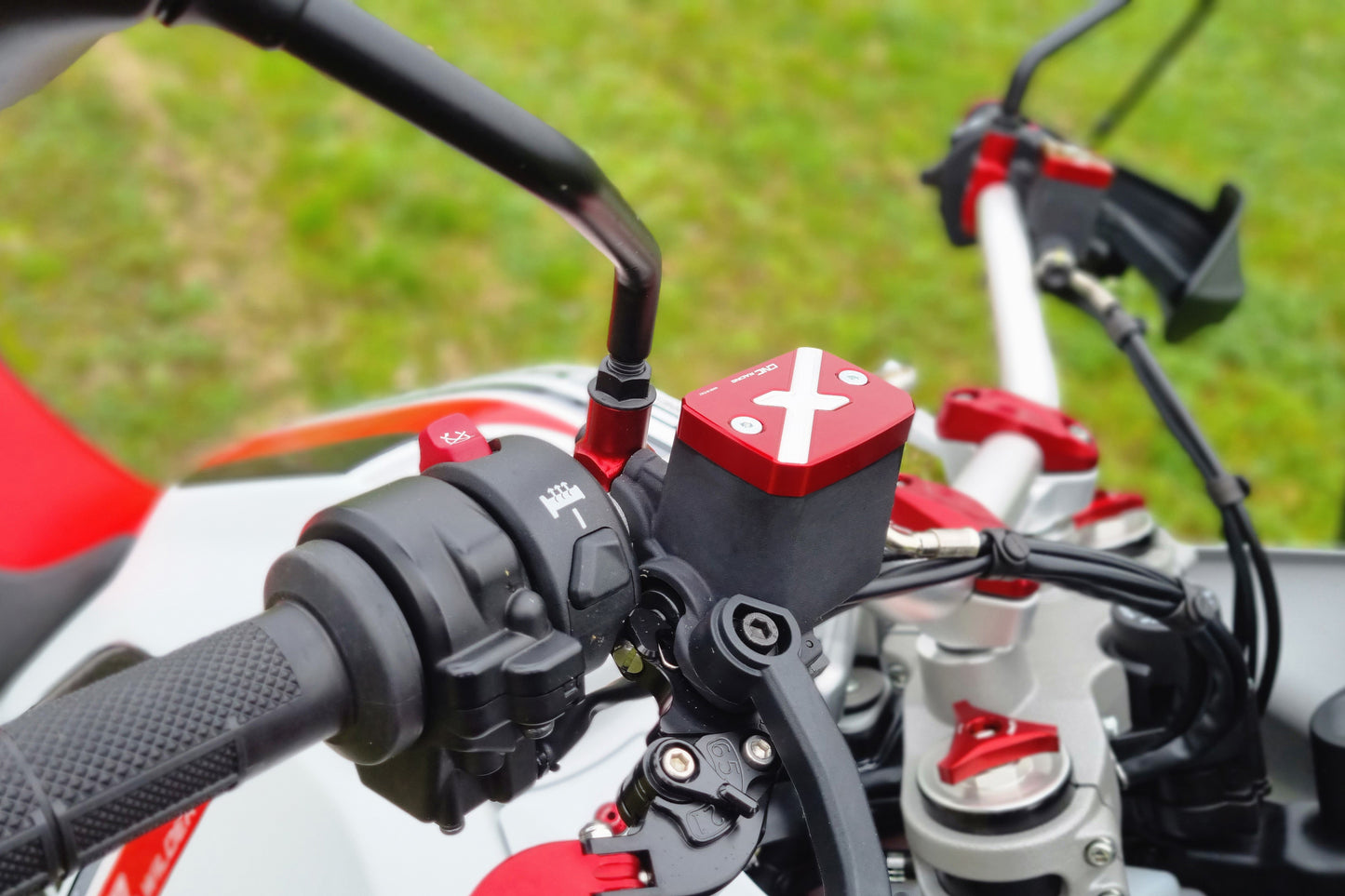 Capulet réservoir de liquide de frein avant - Ducati Desertx 2022+ Ducati Desertx Rally (2024+)