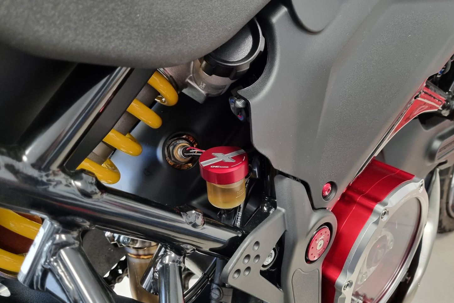 Capeur de réservoir de liquide de frein arrière - Ducati Desertx 2022+ Ducati Desertx Rally (2024+)