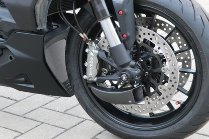 GP Remklauw koeling luchtgeleider set carbon Aprilia RSV Mille (1998-2003) mat carbon gemonteerd op Ducati Diavel ter voorbeeld
