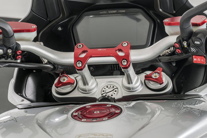 Tankdop buitenrand Carbonio Triumph Street Triple (2013-2016) rood gemonteerd