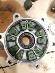 Nieuwe 41241MN8003 dempingsrubbers voor de Honda Hawk 650 gemonteerd in de tandwieldrager
