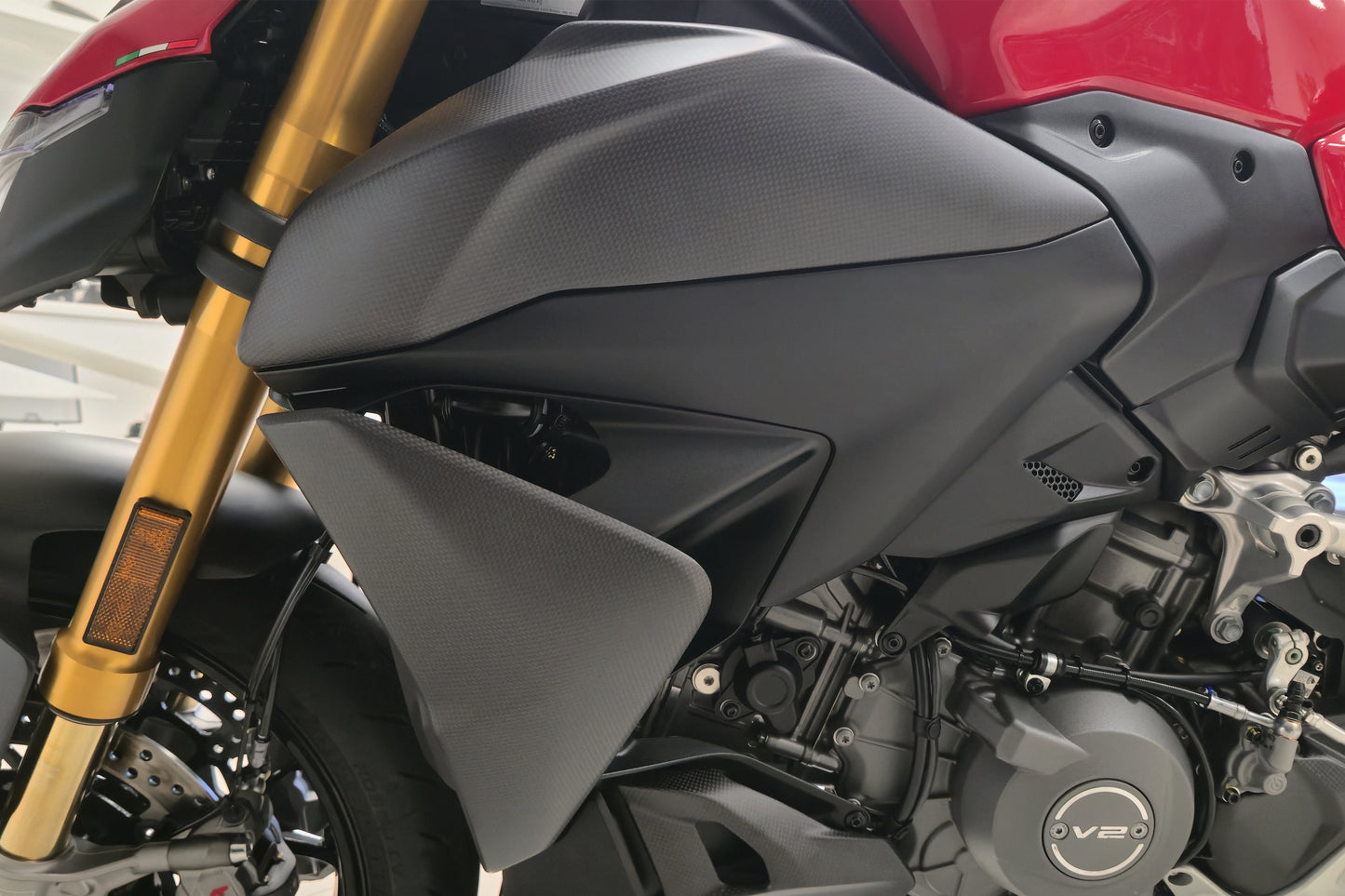 Waterkoeler zijpanelen set mat carbon Ducati Streetfighter V2 (2025+)