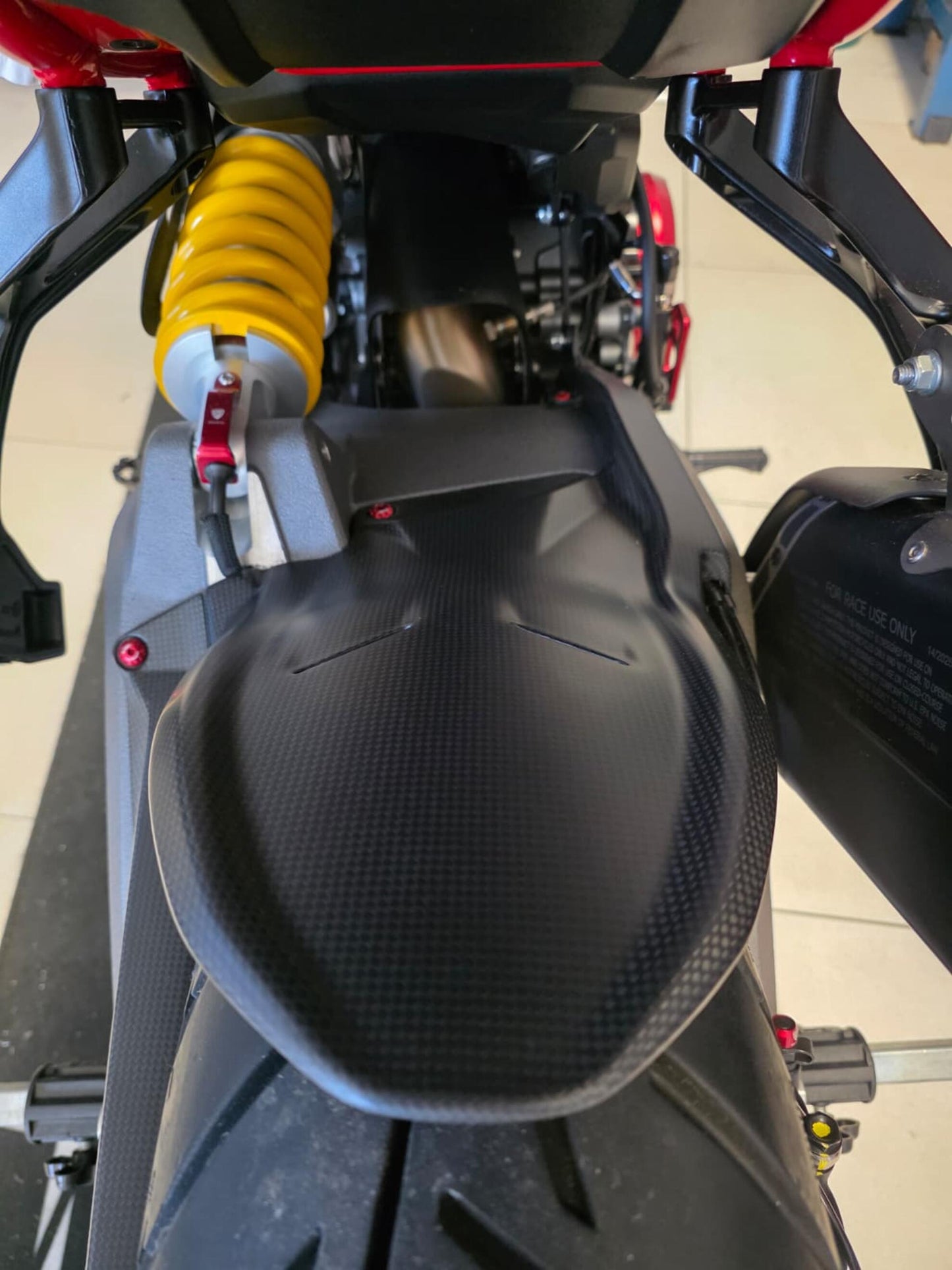 CNC Racing Achterspatbord (hugger) mat carbon Ducati Multistrada V2 S 2025+