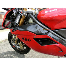 Avia Compositi luchtgeleidercover met gaten voor originele knipperlichten mat carbon set (2 st.) Ducati 996 (1998-2001)