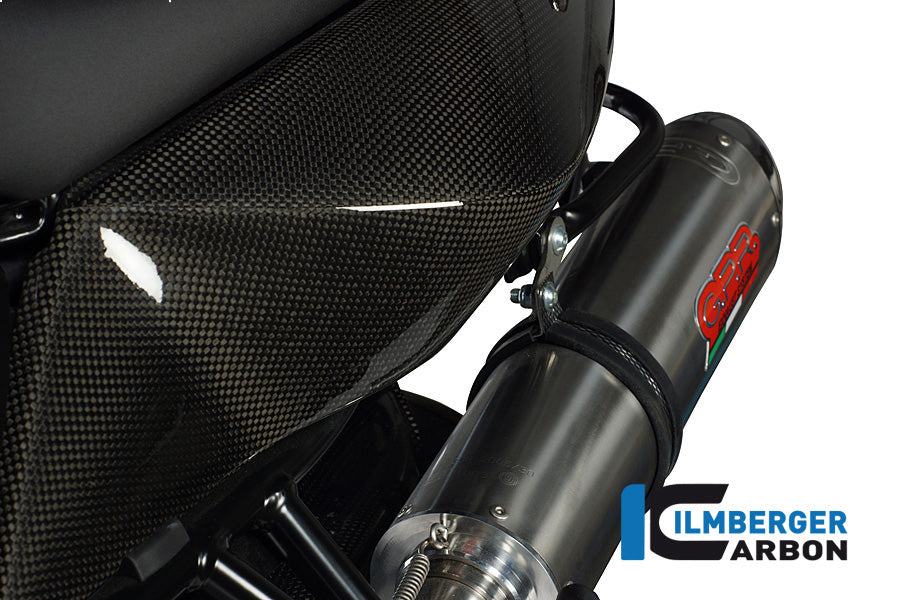 Panneau latéral en carbone sous le siège - côté gauche - BMW F 800 GT (2013-2018)