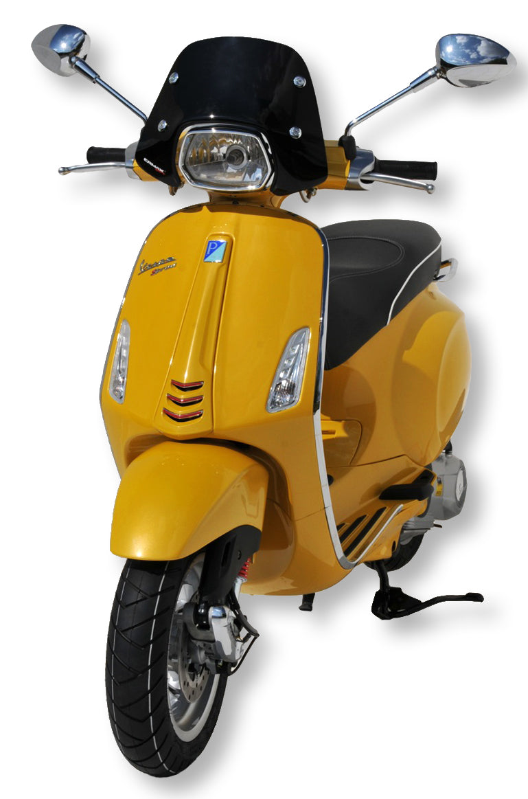 En pare-brise court (30 cm) Smoke Dark pour Vespa Sprint 50 / Sprint 125 / Sprint 150